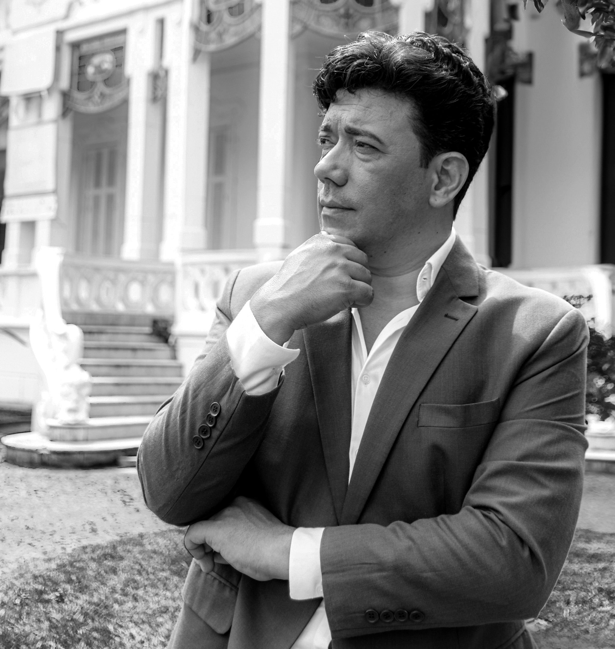 Samuell Almeida em processo criativo